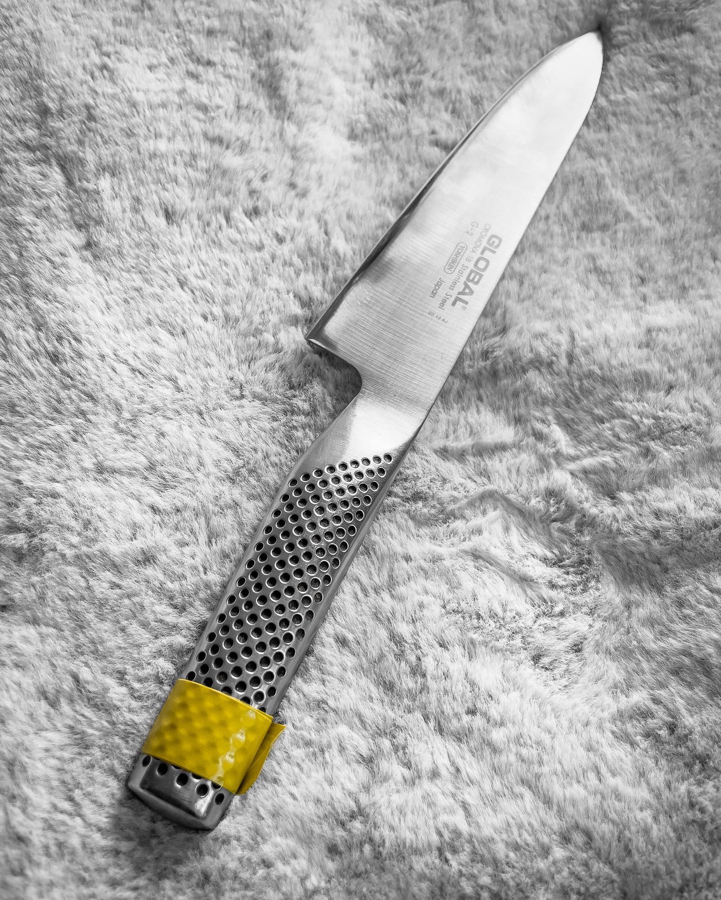 Listo el afilado para el cuchillo de Ignacia. Ahora lo dejamos bien cuidado mientras pasa por el.

.
.
.
#teloafilo #afilado #cuchillo #piedra #filo #cocina #cuchillosjaponeses #cocinero #restaurant #chef #santiago #chile #instachile #chilegram #corte #afilador #gastronomia #whetstone #sharpening #knives #edge #sharp #grind